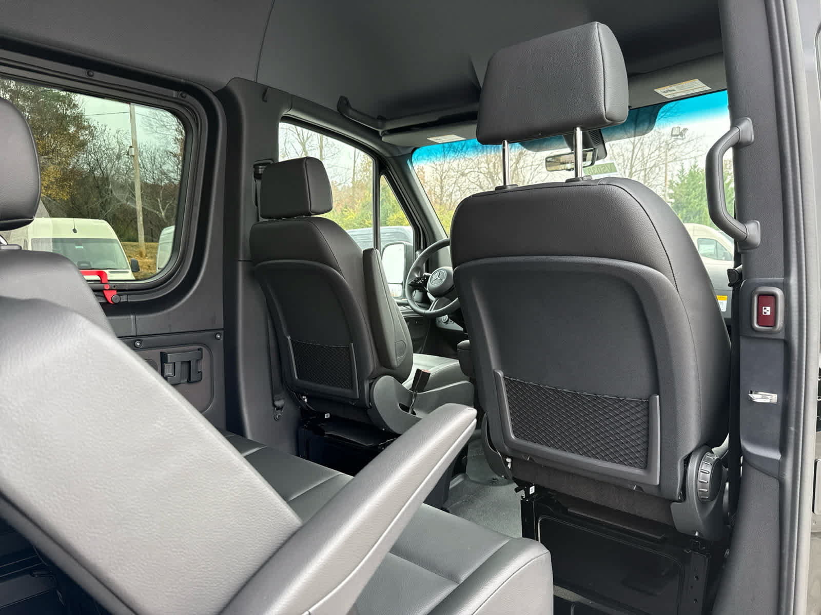 Used 2025 Mercedes-Benz Sprinter 2500 image 34