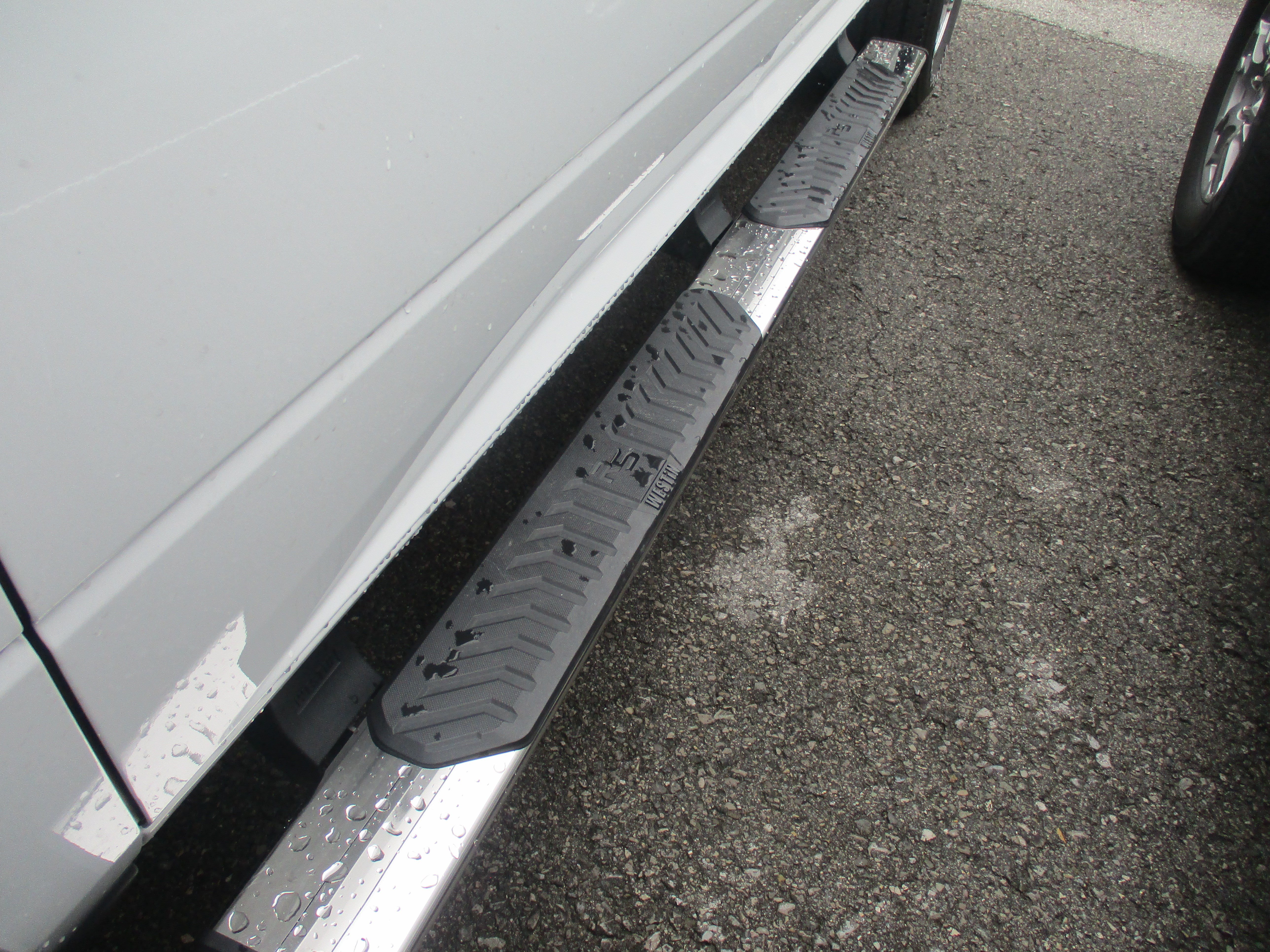 Used 2024 RAM 2500 Tradesman w/ Chrome Appearance Group AWD/4WD image 10