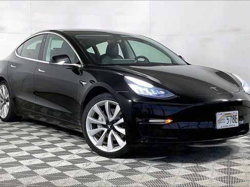 Used 2018 Tesla Model 3 Mid Range RWD image 12