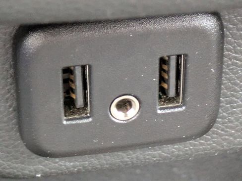 Certified 2023 Chevrolet Traverse LT image 24