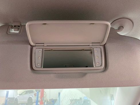 Used 2020 Chevrolet Traverse LT image 43