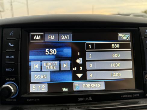 Used 2015 Chrysler Town & Country Touring w/ Driver Convenience Group image 27