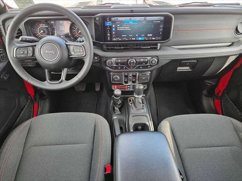 Used 2025 Jeep Wrangler Unlimited Rubicon AWD/4WD image 18