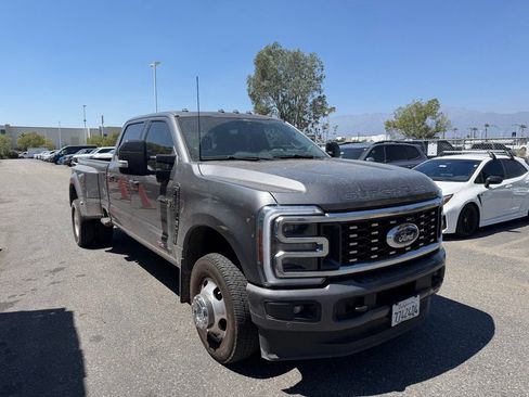 Used 2025 Ford F350 Platinum AWD/4WD image 2