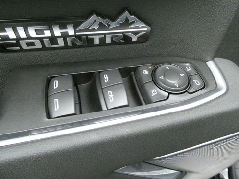 New 2026 Chevrolet Silverado 1500 High Country w/ High Country Premium Package AWD/4WD image 19