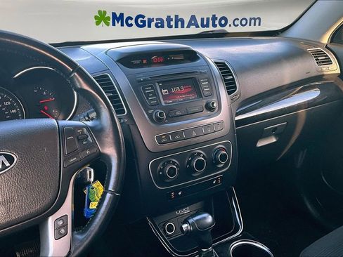 Used 2015 Kia Sorento LX image 10