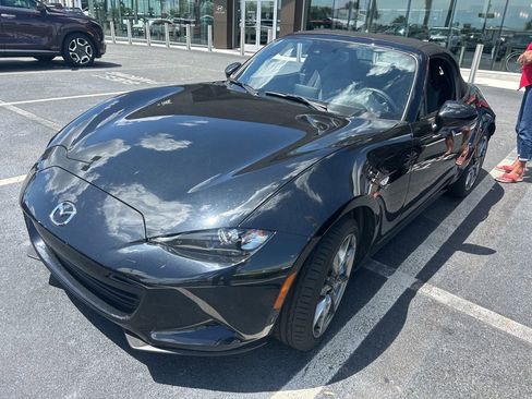 Used 2023 MAZDA MX-5 Miata Grand Touring RWD image 3