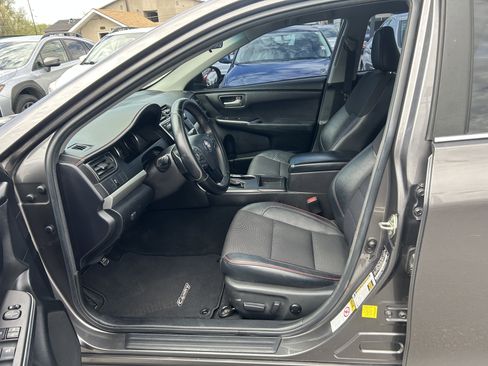 Used 2017 Toyota Camry SE image 11