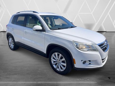 Used 2011 Volkswagen Tiguan S image 4