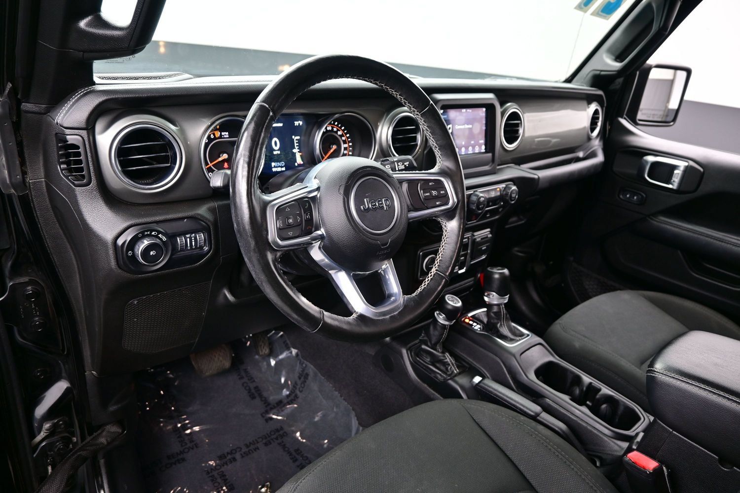 Used 2021 Jeep Wrangler Unlimited Sahara w/ Cold Weather Group AWD/4WD image 14
