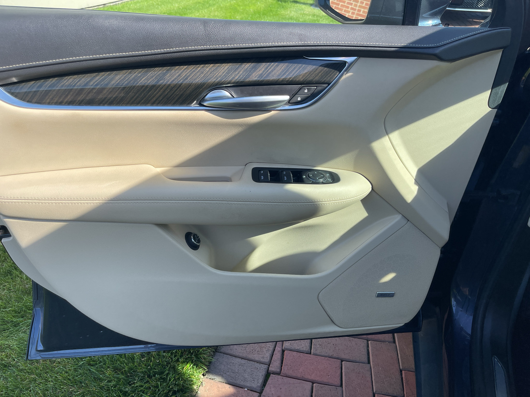 Used 2018 Cadillac XT5 AWD image 18