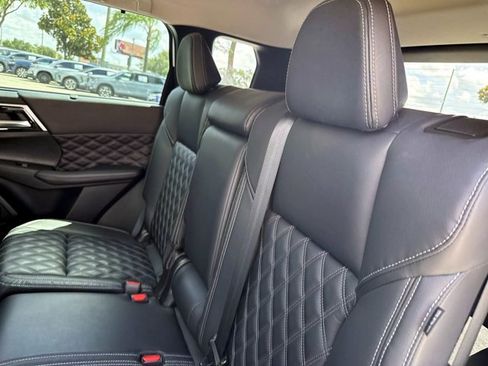 Used 2023 Mitsubishi Outlander SEL AWD/4WD image 15