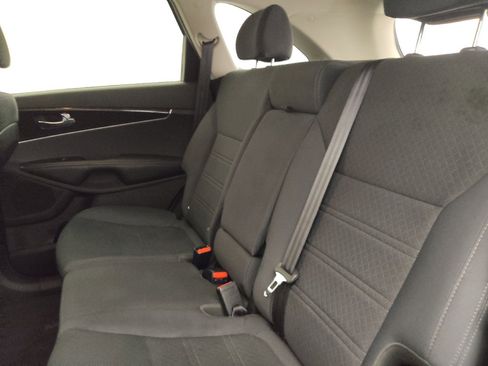 Used 2016 Kia Sorento FWD w/ LX Convenience Package image 18