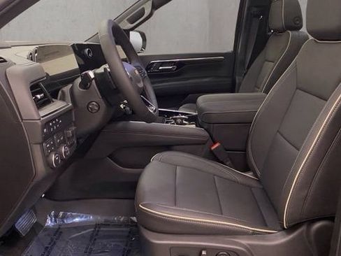 New 2026 Chevrolet Suburban Premier w/ Sun And Tow Package AWD/4WD image 21