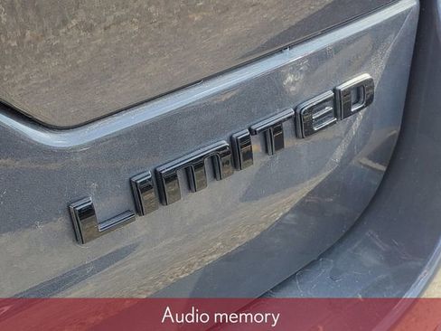 Used 2025 Jeep Grand Cherokee Limited w/ Black Appearance Package AWD/4WD image 8