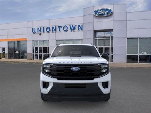 New 2025 Ford Expedition Active image 6