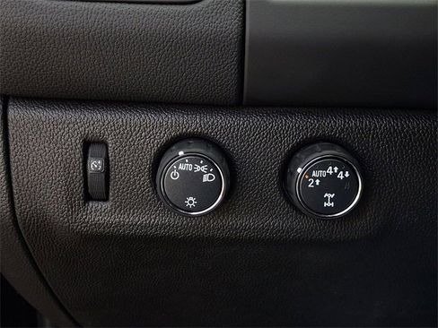 Used 2020 Chevrolet Colorado LT w/ Safety Package image 24