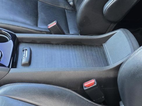 Used 2017 Honda Pilot Touring image 9