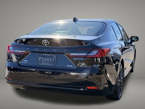 Used 2025 Toyota Camry XLE AWD/4WD image 5
