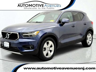 Used 2021 Volvo XC40 T5 Momentum w/ Premium Package