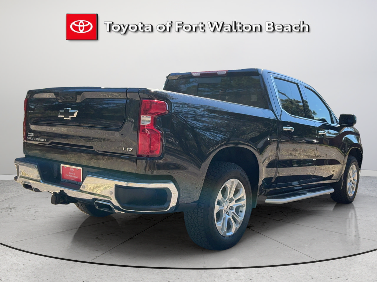 Used 2024 Chevrolet Silverado 1500 LTZ AWD/4WD image 6