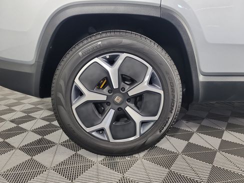Used 2024 Rivian R1S Adventure AWD/4WD image 12