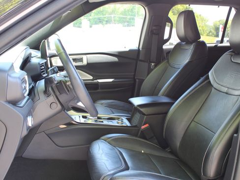 Used 2022 Ford Explorer ST w/ Equipment Group 401A AWD/4WD image 16