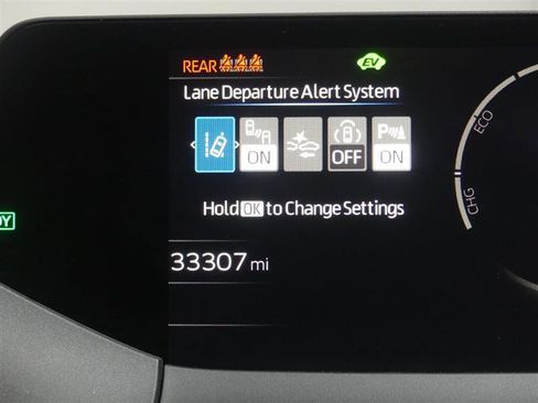 Used 2023 Toyota Prius LE image 32