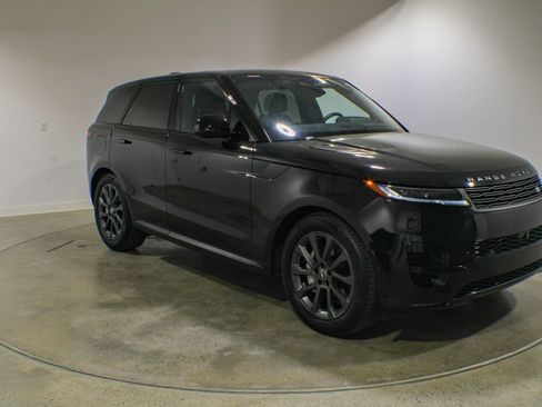 Used 2025 Land Rover Range Rover Sport AWD/4WD image 7