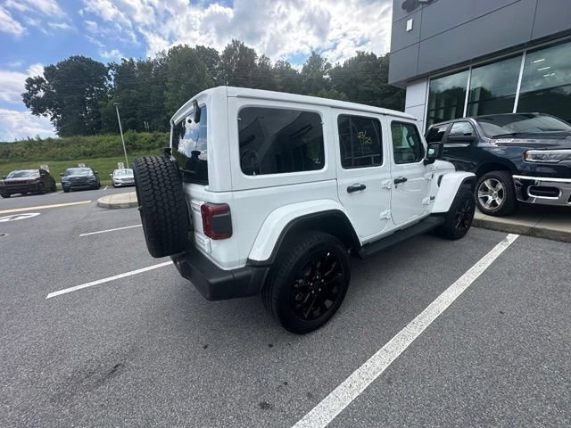 Used 2025 Jeep Wrangler Unlimited Sahara AWD/4WD image 29