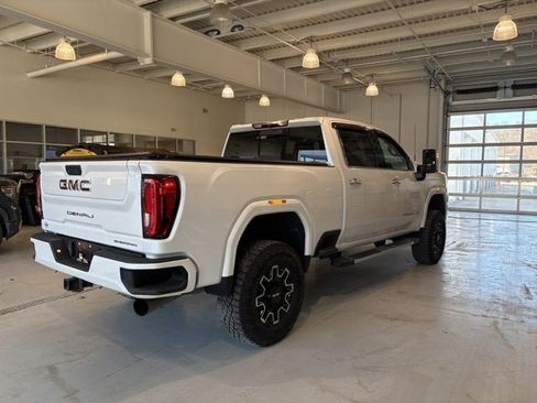 Used 2022 GMC Sierra 3500 Denali image 5