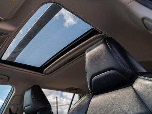 Used 2021 Toyota RAV4 XLE Premium image 23