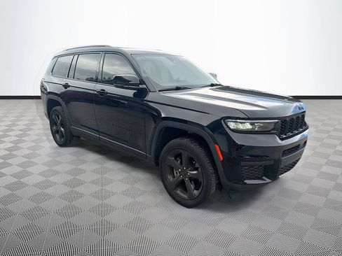 Used 2023 Jeep Grand Cherokee L Laredo RWD image 4