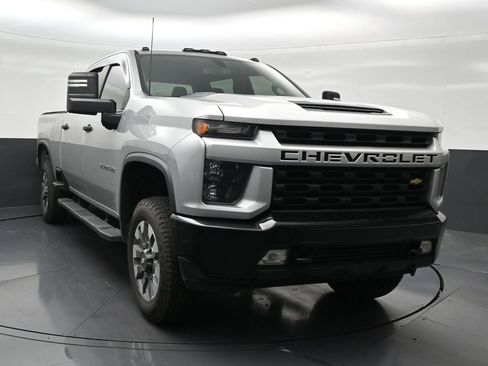 Used 2022 Chevrolet Silverado 2500 Custom w/ Custom Convenience Package AWD/4WD image 8