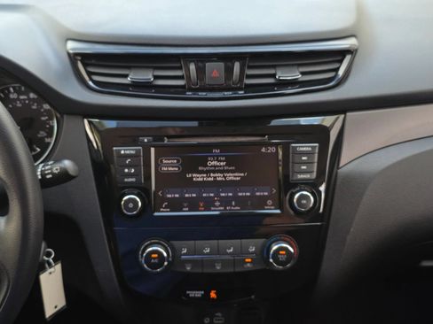 Used 2022 Nissan Rogue Sport S FWD image 19