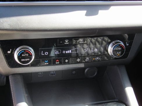 Used 2022 Mitsubishi Outlander SEL image 19