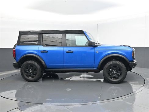 Used 2022 Ford Bronco Black Diamond image 5