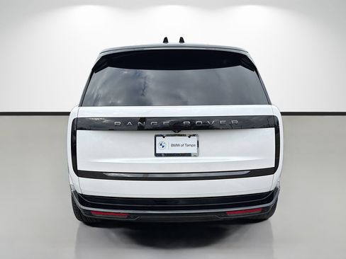 Used 2024 Land Rover Range Rover SE image 2
