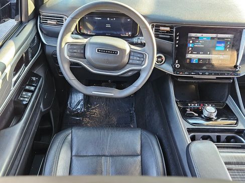 Used 2024 Jeep Wagoneer L Series II w/ Flexible Seating Group image 7