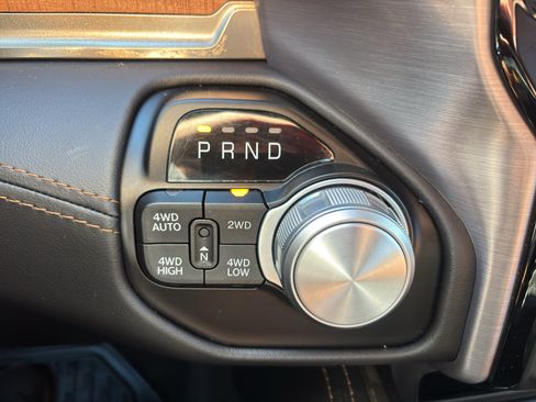 Used 2022 RAM 1500 Limited w/ Body-Colour Bumper Group AWD/4WD image 23
