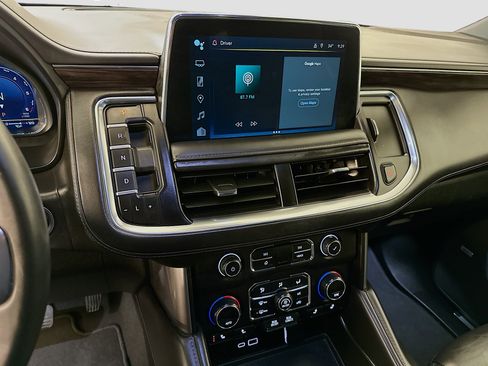 Used 2024 Chevrolet Suburban LT image 26