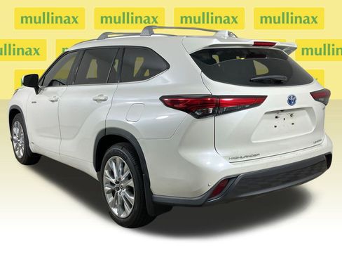 Used 2021 Toyota Highlander Limited image 8
