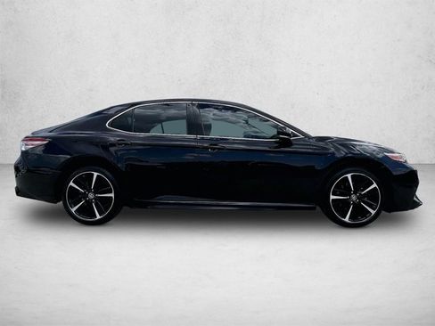 Used 2019 Toyota Camry XSE FWD image 5