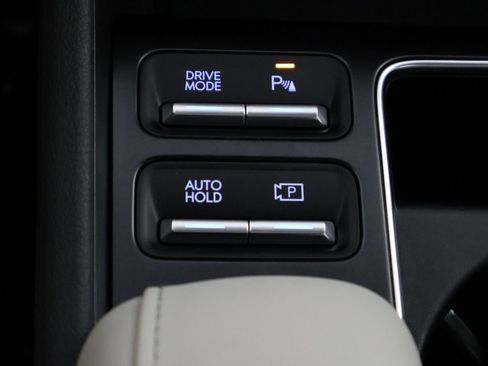 Used 2025 Hyundai Sonata Limited image 52