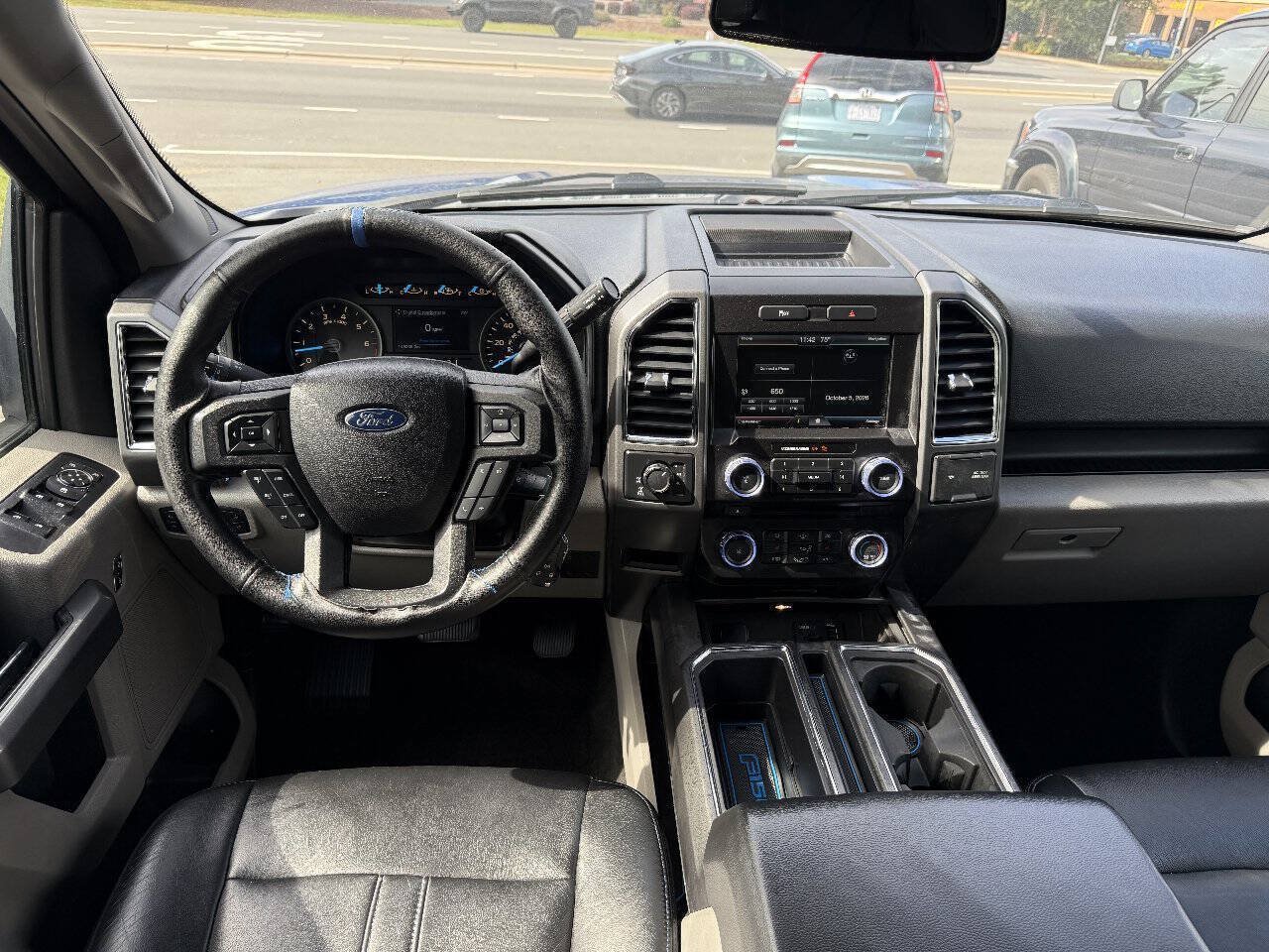 Used 2015 Ford F150 XLT w/ Equipment Group 302A Luxury AWD/4WD image 17