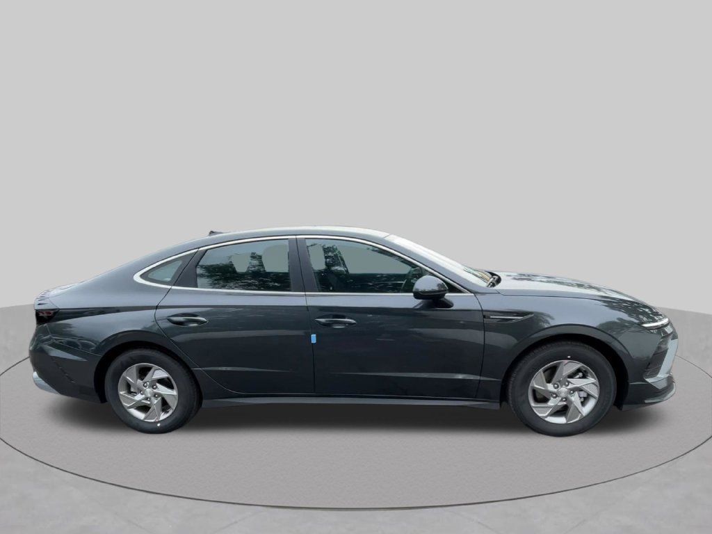 Used 2026 Hyundai Sonata SE FWD image 28