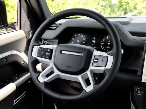 New 2026 Land Rover Defender 110 X-Dynamic SE AWD/4WD image 22