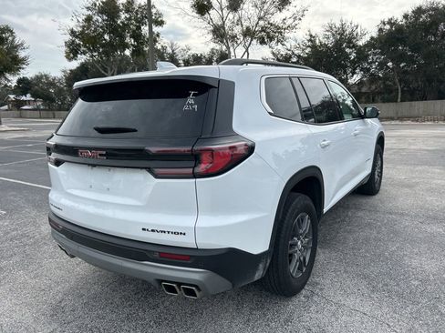 Used 2025 GMC Acadia Elevation image 3