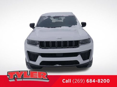 New 2026 Jeep Grand Cherokee Limited AWD/4WD image 2