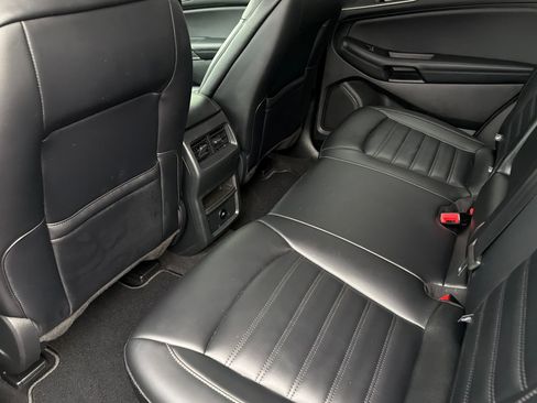 Used 2024 Ford Edge SEL image 12